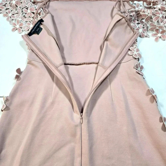 French Connection Floral eyelet Lace Overlay mini Dress Pink Size 6 off shoulder - Picture 15 of 16
